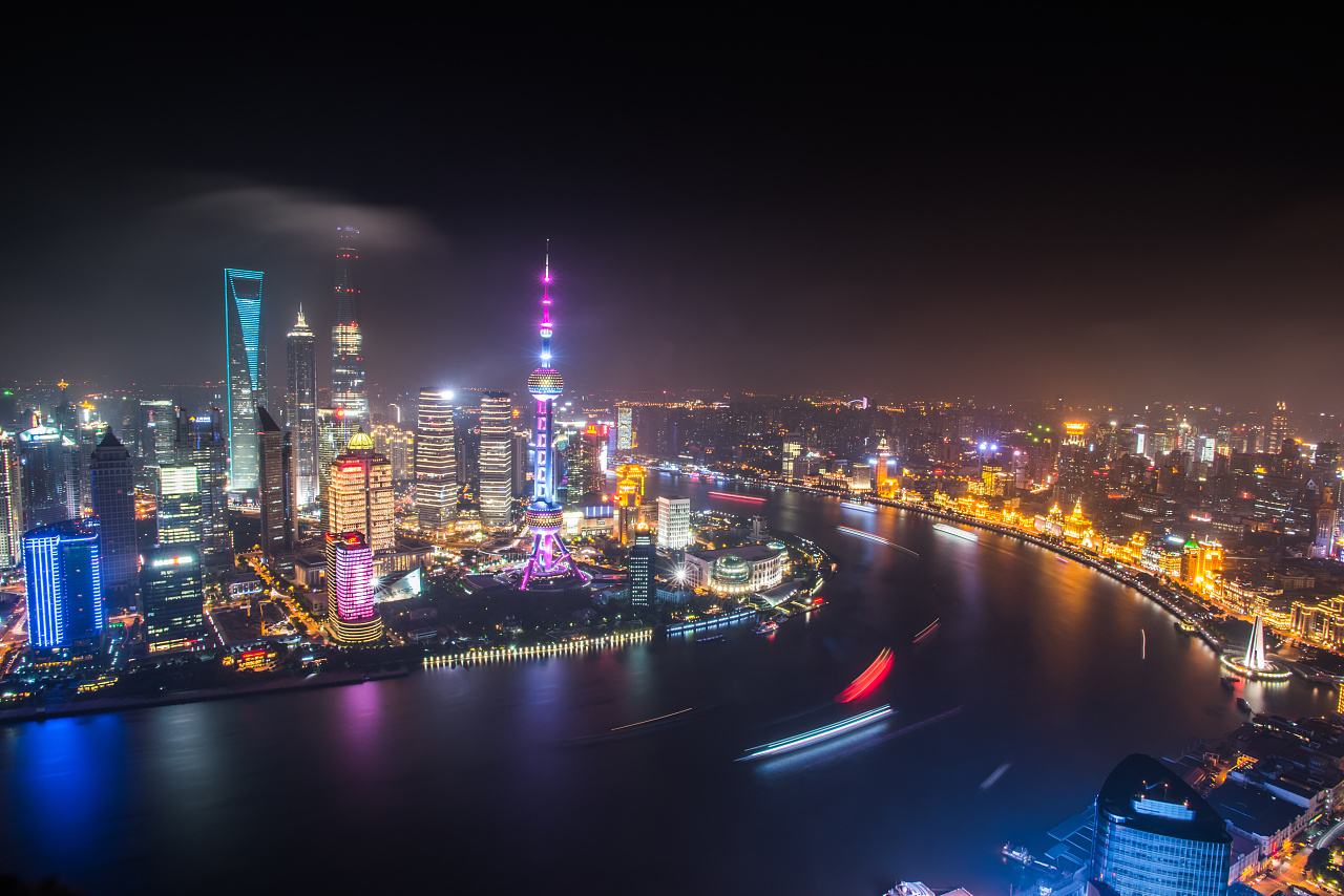 Night cruise along the Huangpu River