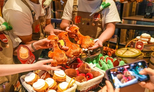 Quanjude-Cultural-Creative-Store