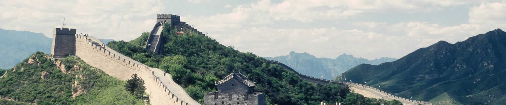 Take a full day hiking tour from Jinshanling Great Wall to the west of Simatai Great Wall with your with a professional guide. 