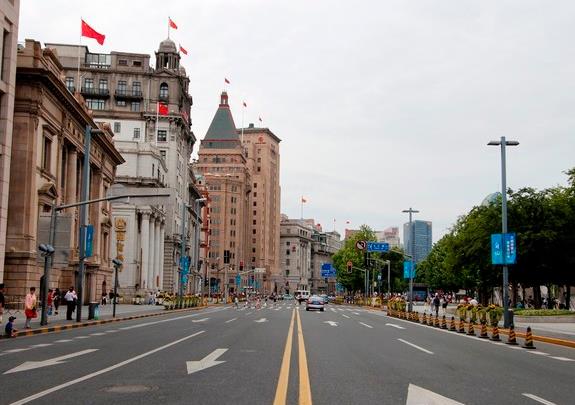 The Bund in Shanghai_03.png