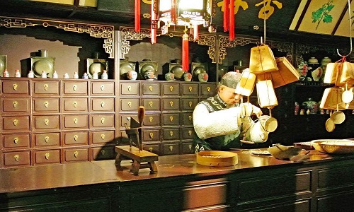Pulse-Diagnosis-By-A-Veteran-Doctor-Beijing