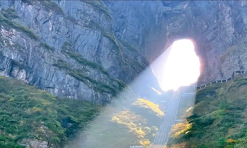 Tianmen-Cave-Road-Zhangjiajie