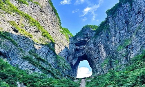 Tianmen-Cave-Road
