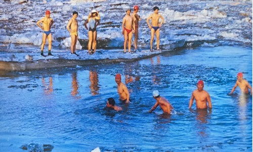 Winter-Swimming-Harbin