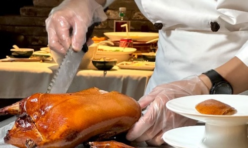 tableside-carving-duck